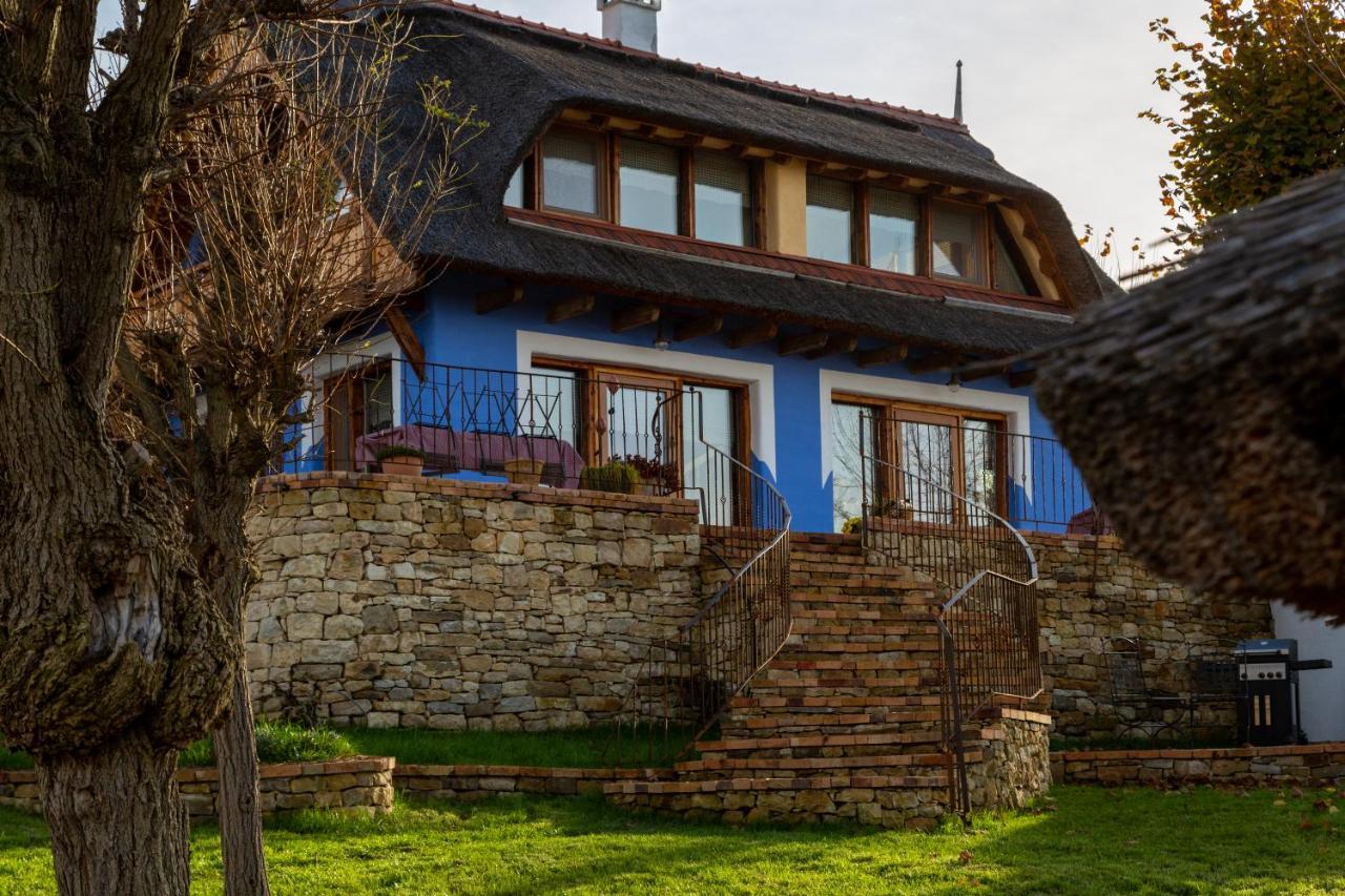 Casele Cu Stuf B&B Haus Ulrike Salicea Exterior photo