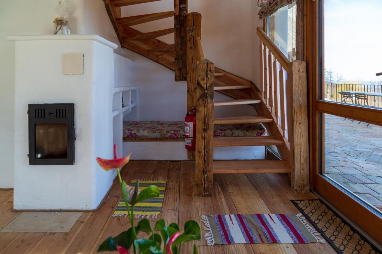 Casele Cu Stuf B&B Haus Ulrike Salicea Exterior photo